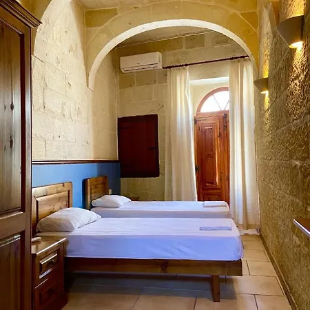 Villa Ir-razzett Ta' Kalanc Kerċem
